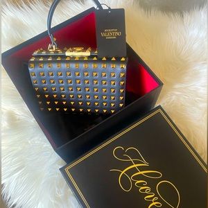 Authentic Valentino Garavani Alcove rockstud box  bag